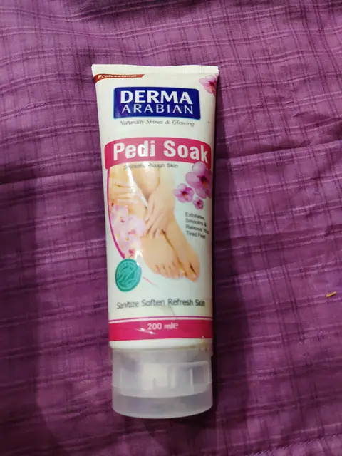 Review Derma Arabian Whitening Exfoliating Pedi Soak Tube 200ml - Elevate Your Pedicure Experience