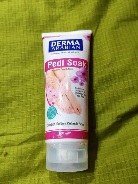 Review Derma Arabian Whitening Exfoliating Pedi Soak Tube 200ml - Elevate Your Pedicure Experience