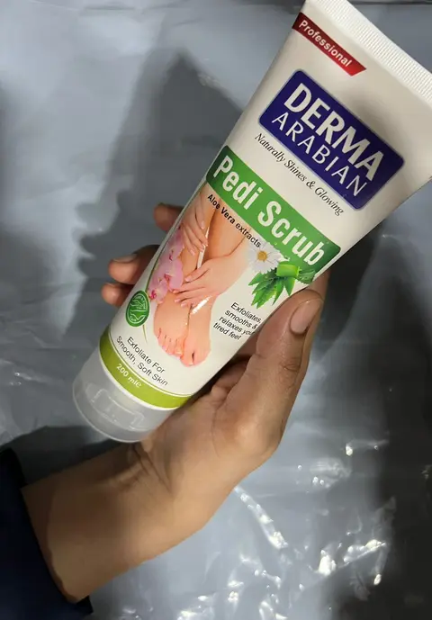 Review Derma Arabian Whitening Pedi Scrub Tube 200ml - Revitalize Your Feet with Luxury Care